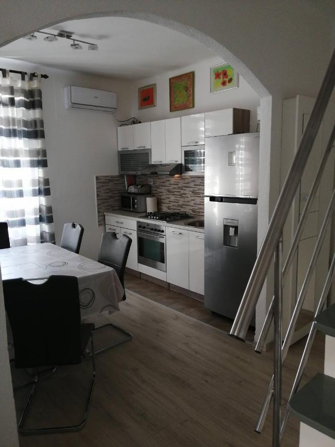 Centar Njivice Apartment Exterior foto